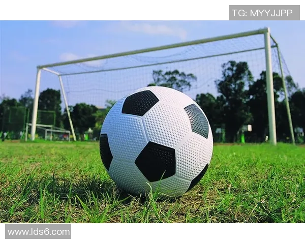 足球明星耗子是谁揭秘他在绿茵场上的传奇故事与辉煌成就 足球明星耗子是谁揭秘他在绿茵场上的传奇故事与辉煌成就