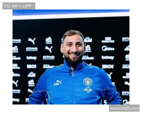 身板魁梧的足球明星如何在赛场上展现力量与技巧的完美结合